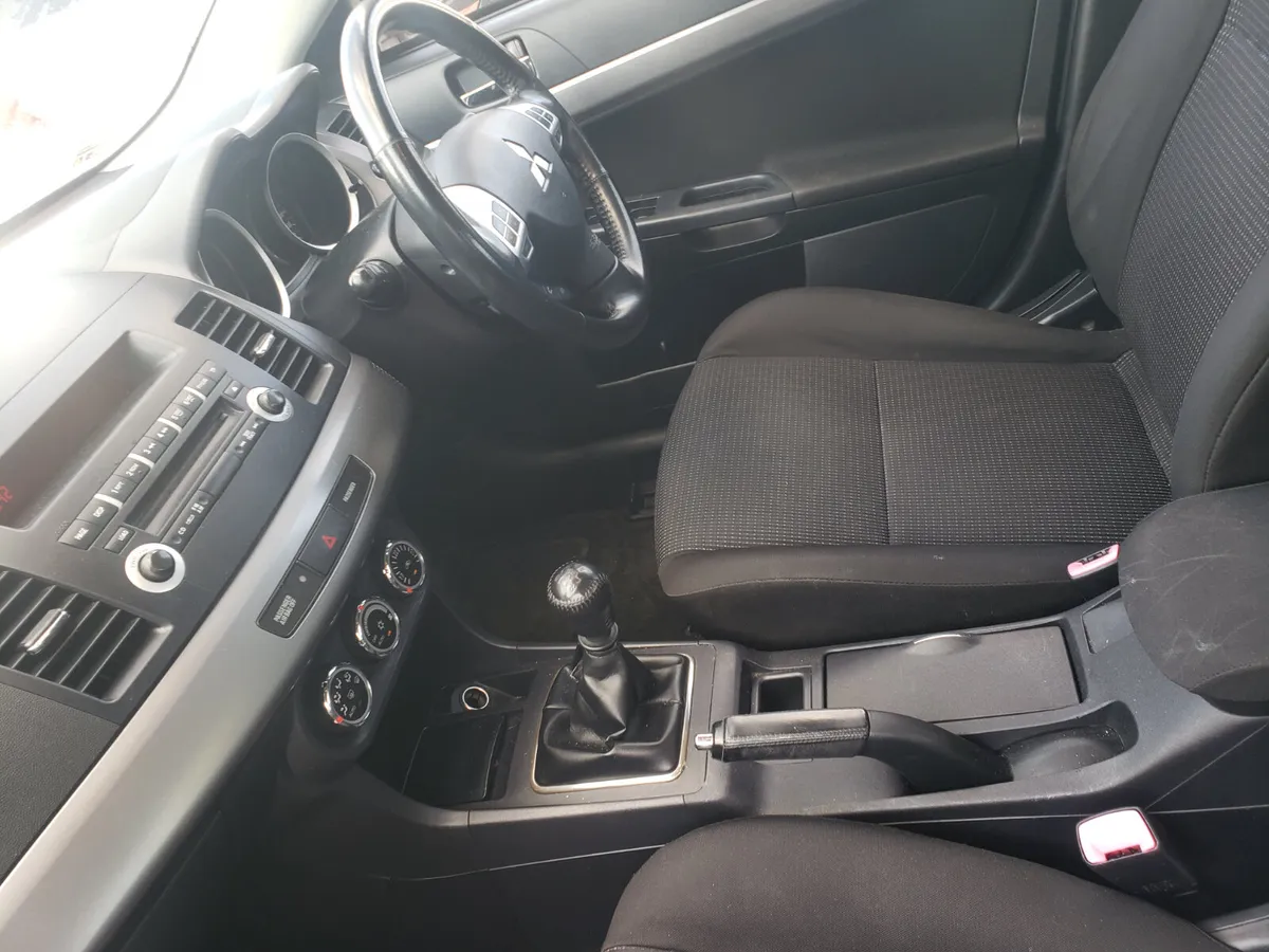 Mitsubishi Lancer 2011 - Image 3
