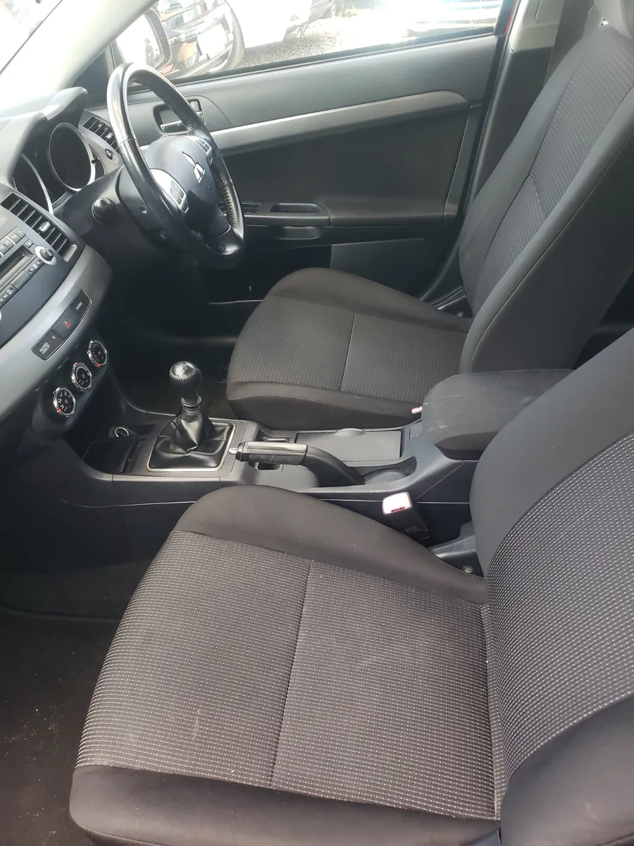 Mitsubishi Lancer 2011 - Image 2