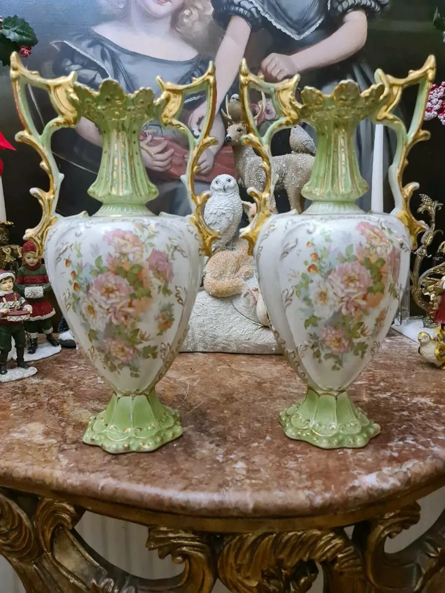 Very large antique urns - Image 1