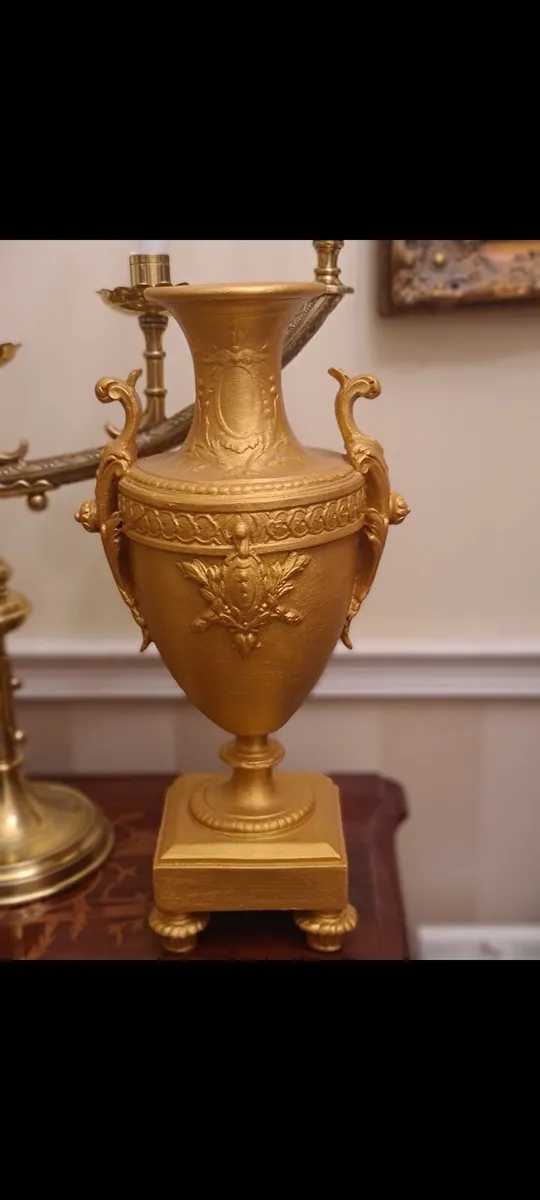Art Deco urns - Image 2