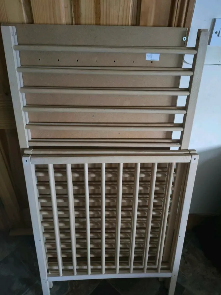 Baby cot + mattress - Image 2