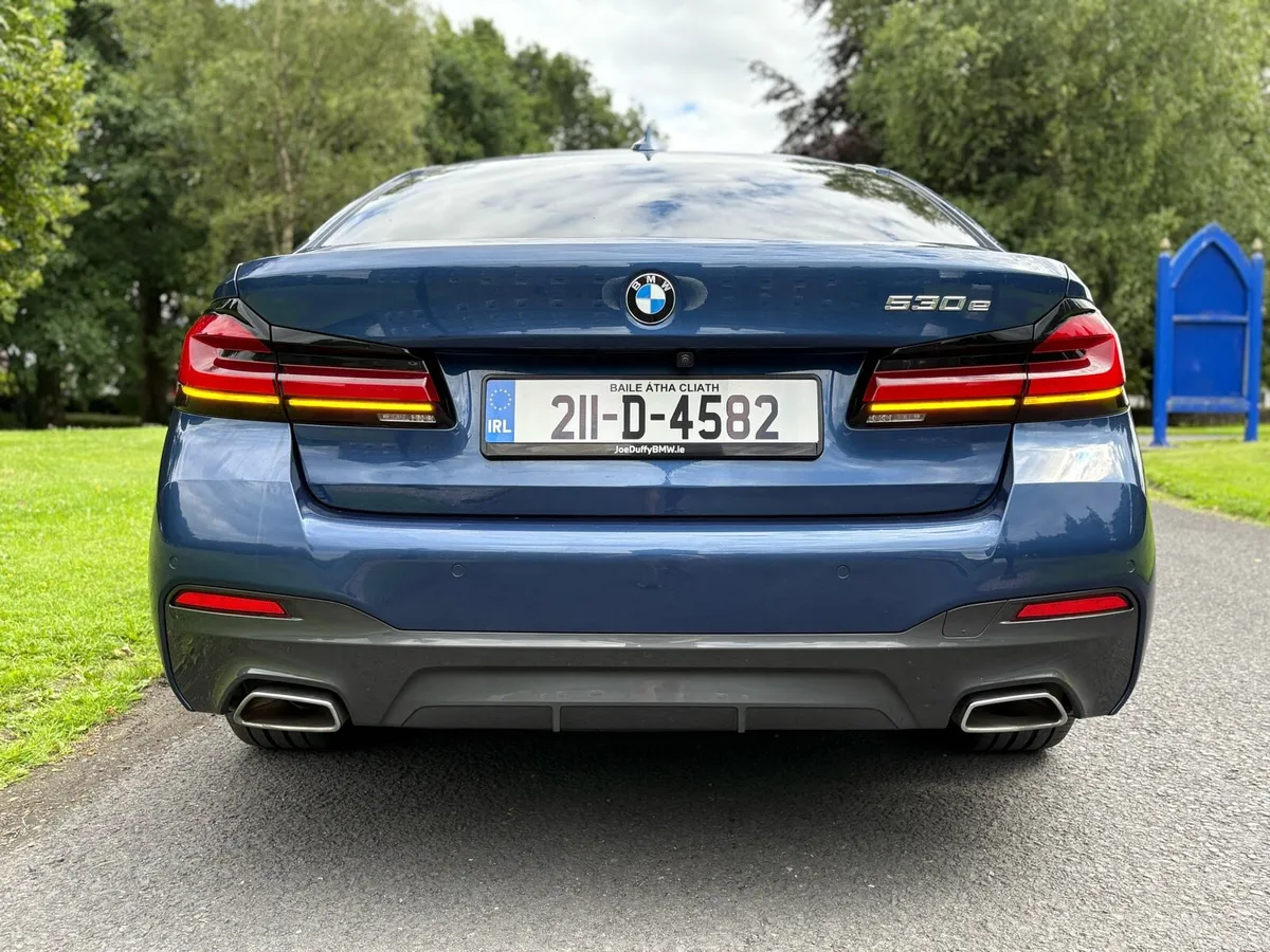 BMW 5-Series 530e M Sport Saloon - Image 4