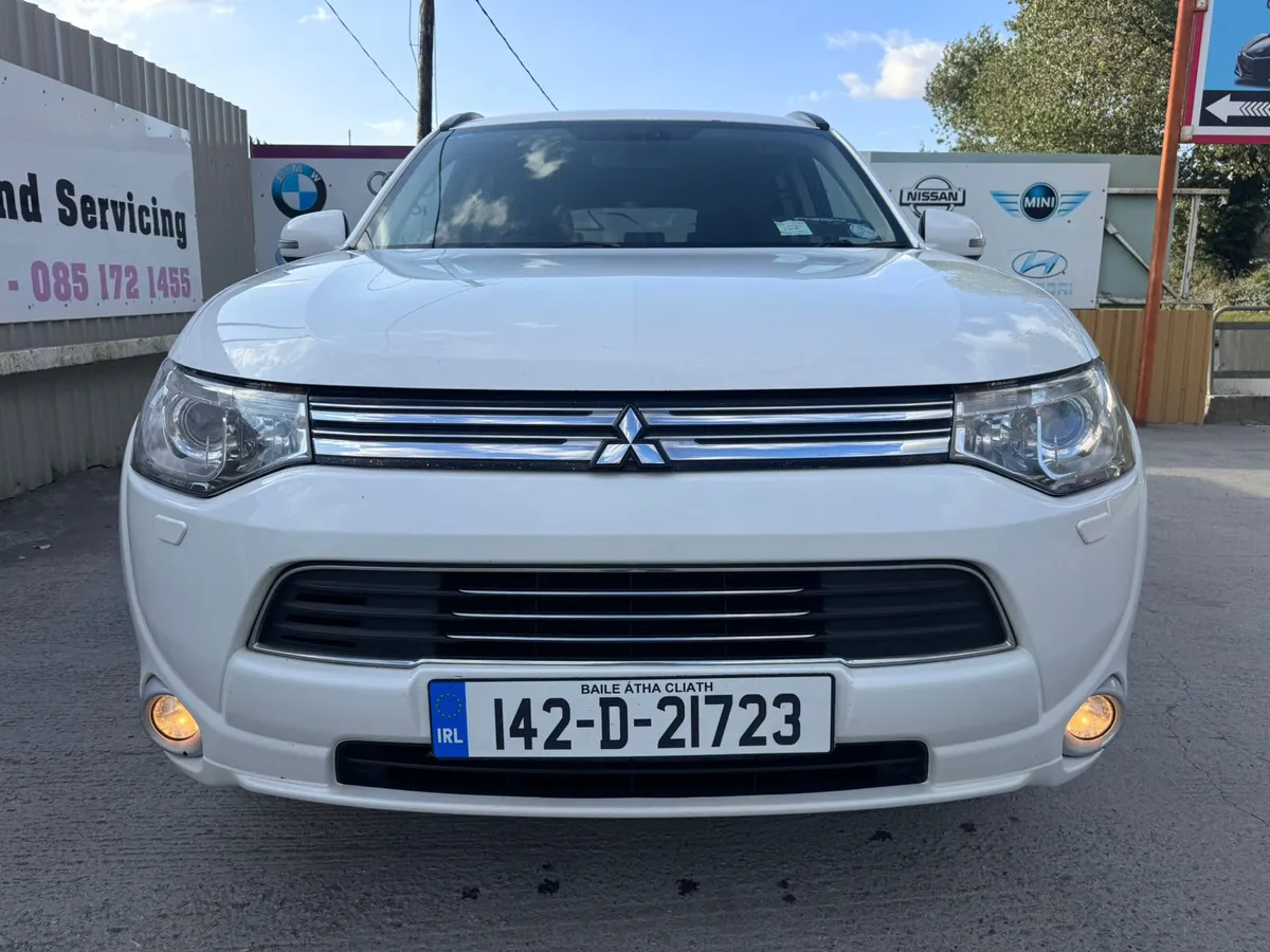 142 Mitsubishi Outlander Petrol Plug-in Hybrid - Image 2