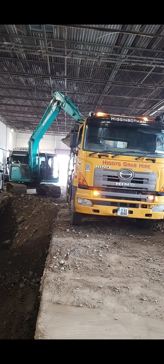 Hino 700 grab - Image 3