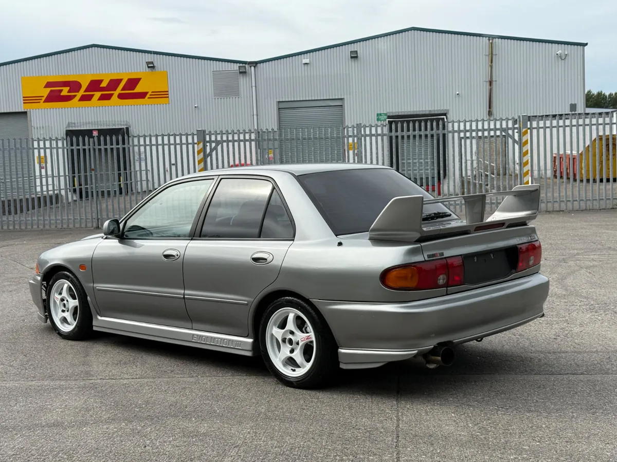 Mitsubishi Lancer 1995 Evolution 3 - Image 3