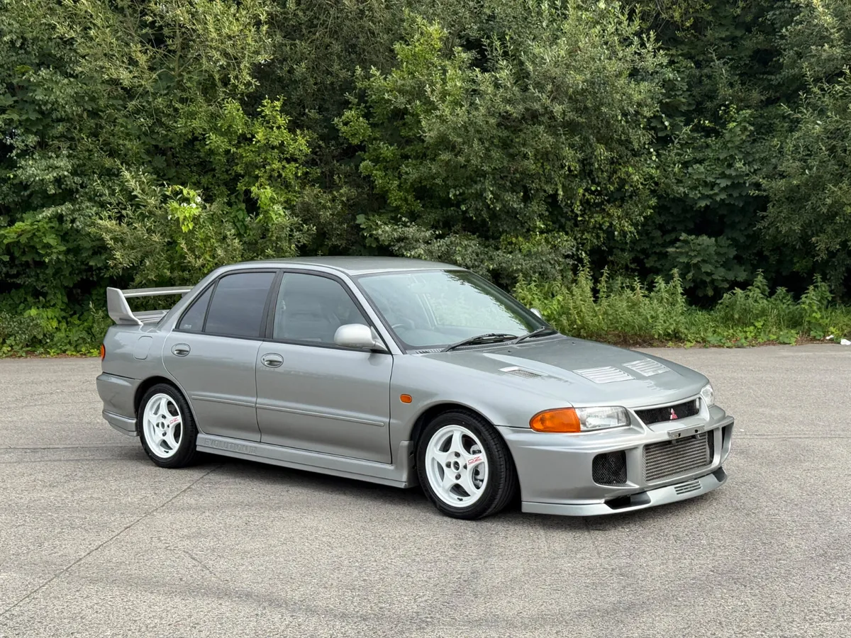 Mitsubishi Lancer 1995 Evolution 3 - Image 2