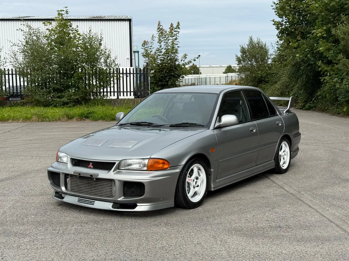 Mitsubishi Lancer 1995 Evolution 3 - Image 1