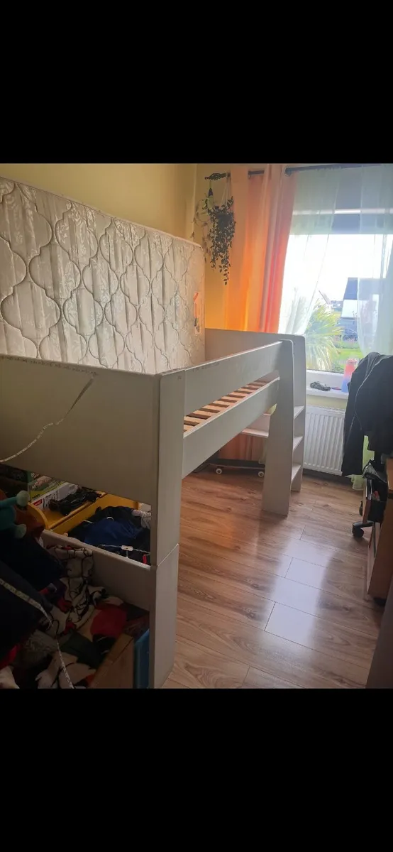 Bunk bed