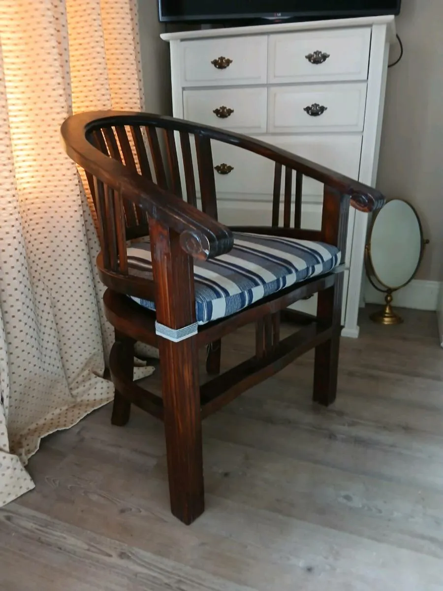 Large chair - Image 2