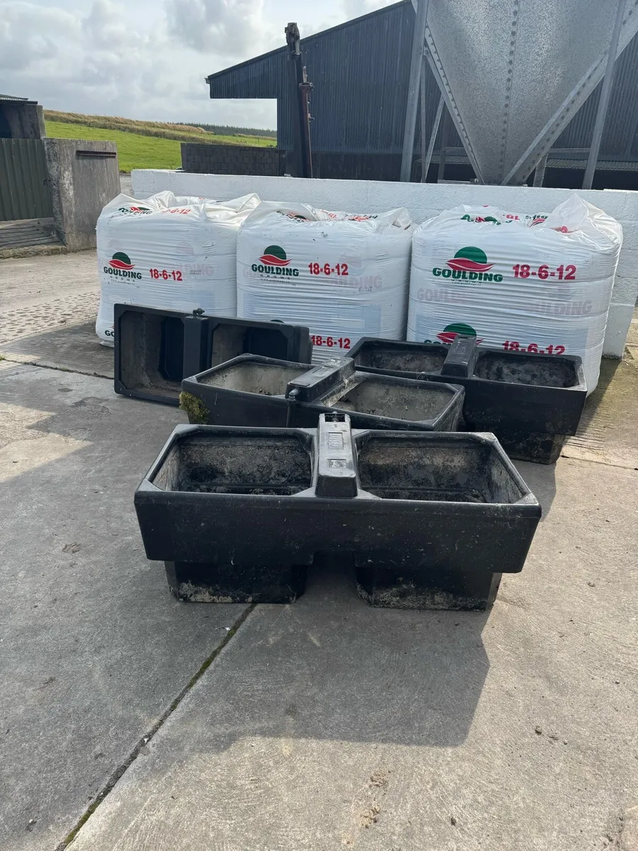 6 x 90 gallon water trough - Image 1