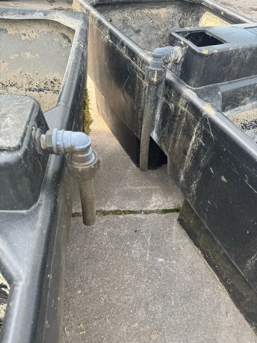 6 x 90 gallon water trough - Image 3