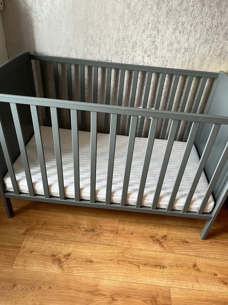 Baby cot brand new - Image 4
