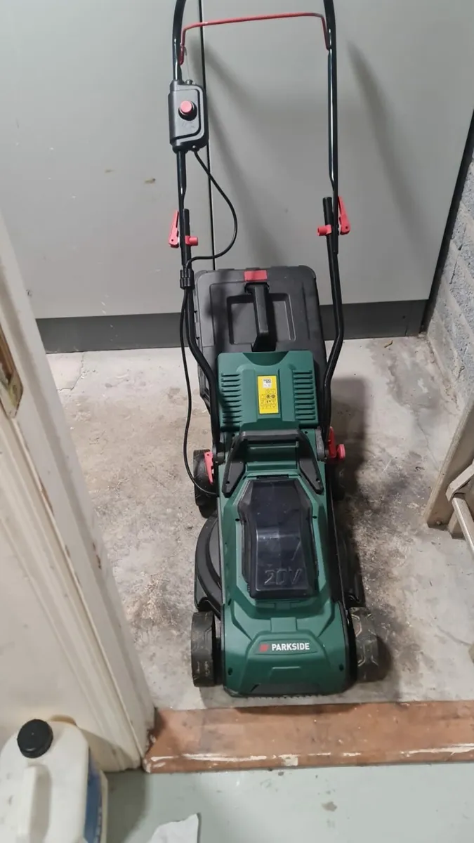 battery-powered lawnmower