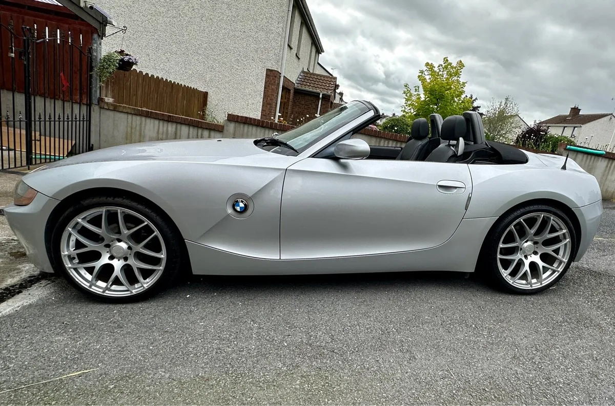 Car - Image 2