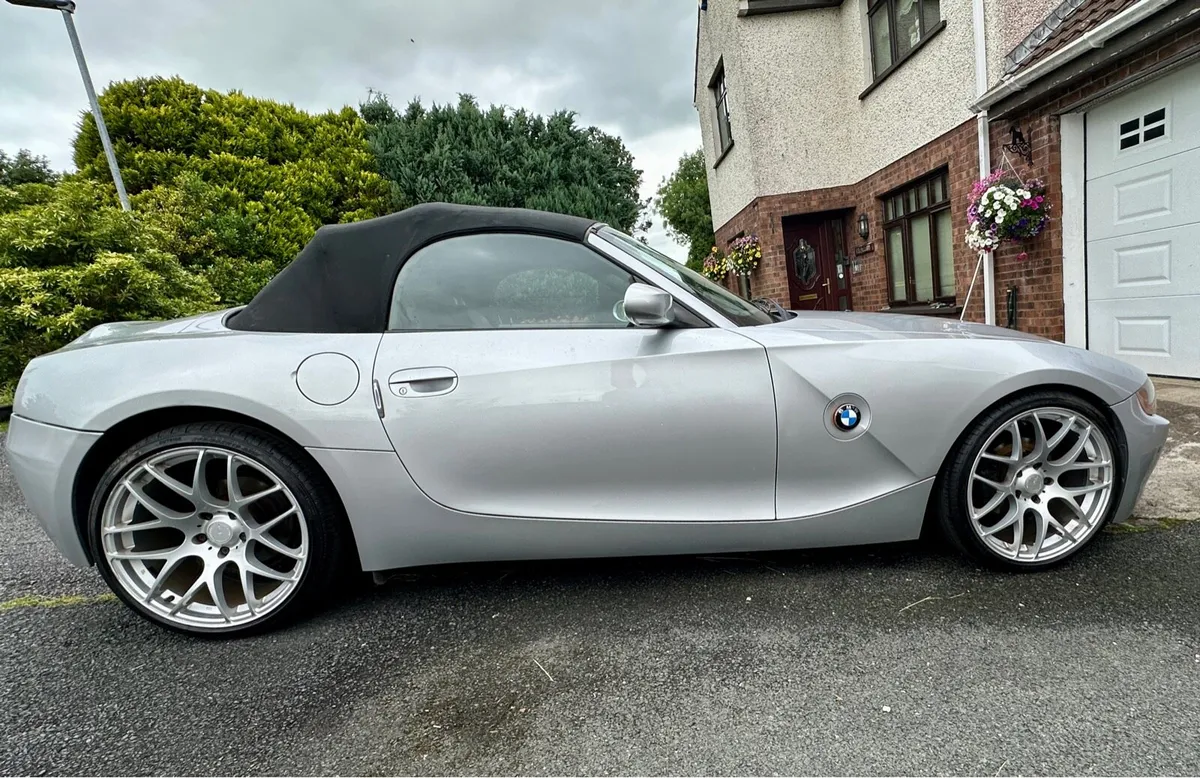 Car - Image 3