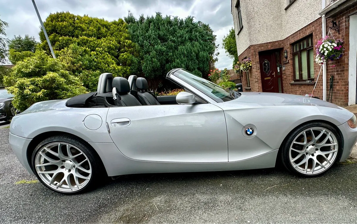 Car - Image 4