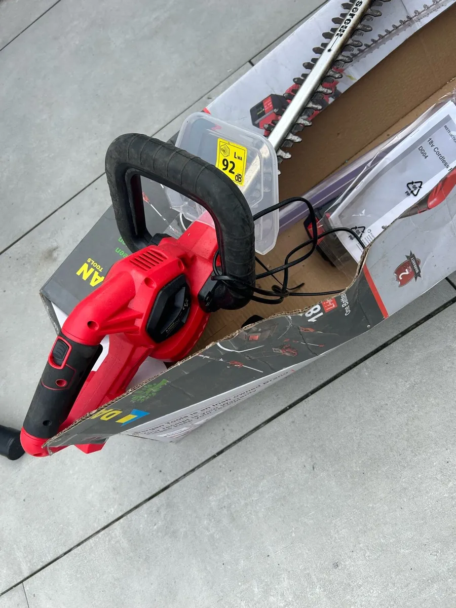 Battery hedge trimmer - Image 3