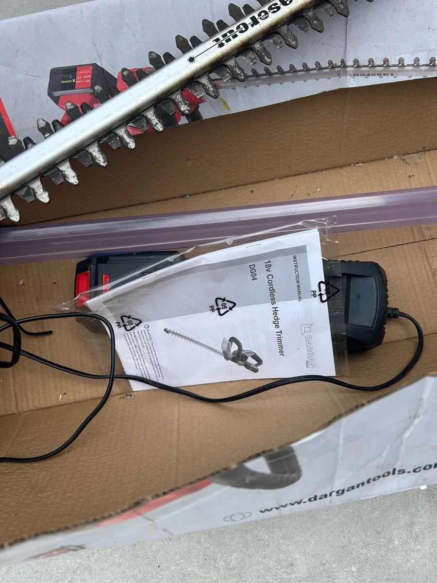 Battery hedge trimmer - Image 4