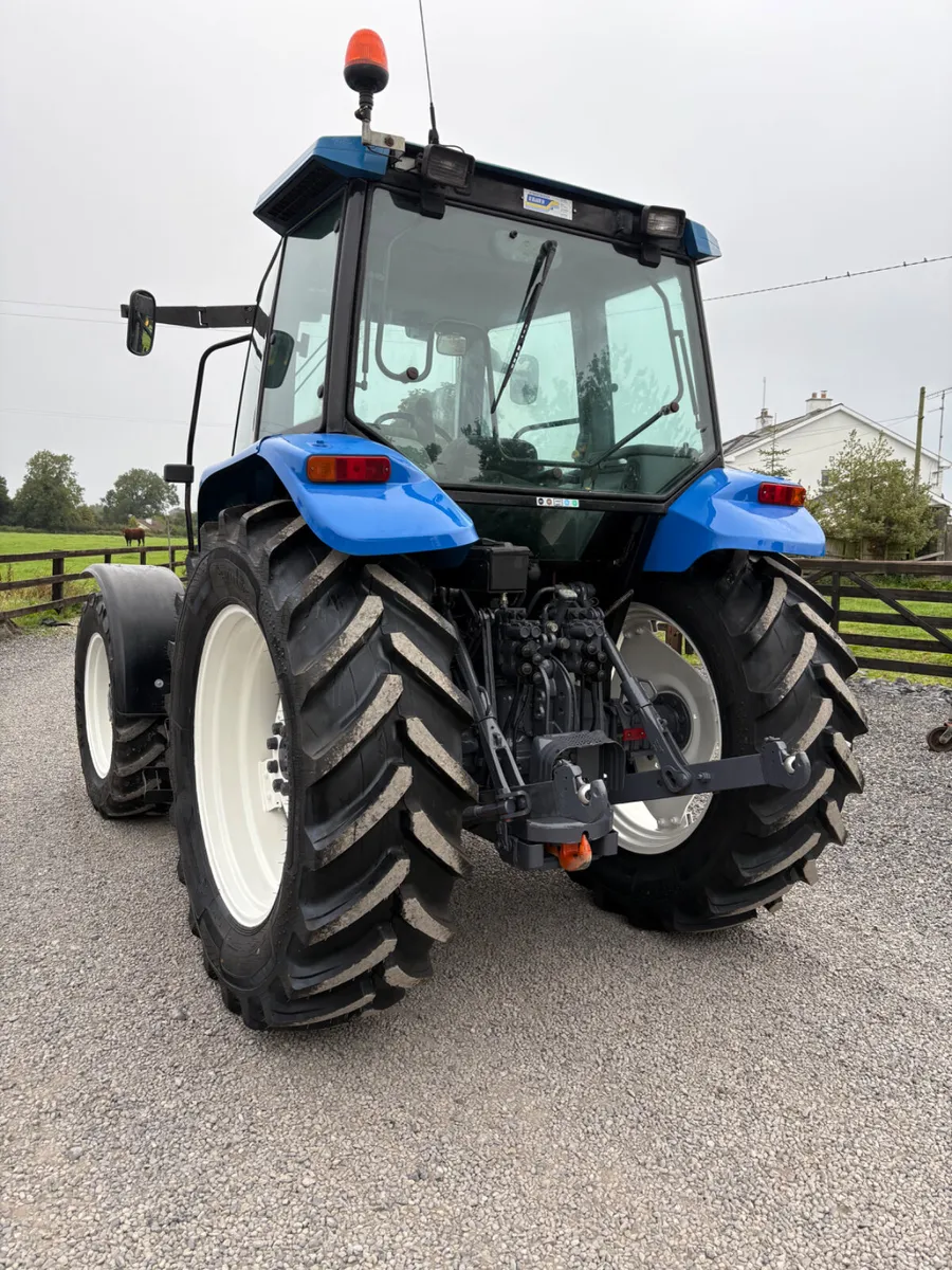 New Holland Tractor - Image 3