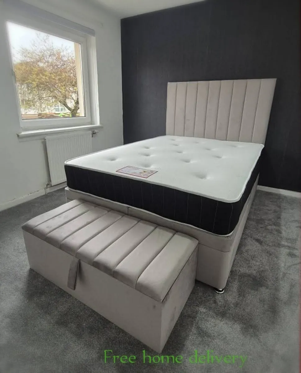 Comfortable beds with or without mattress, various - Image 3