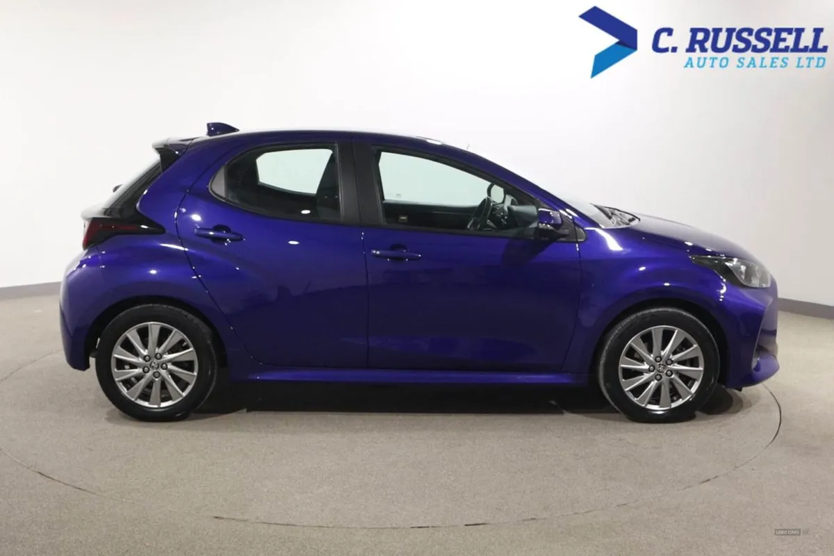 Toyota Yaris Hatchback - Image 4