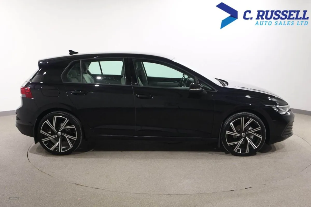 Volkswagen Golf Hatchback - Image 4