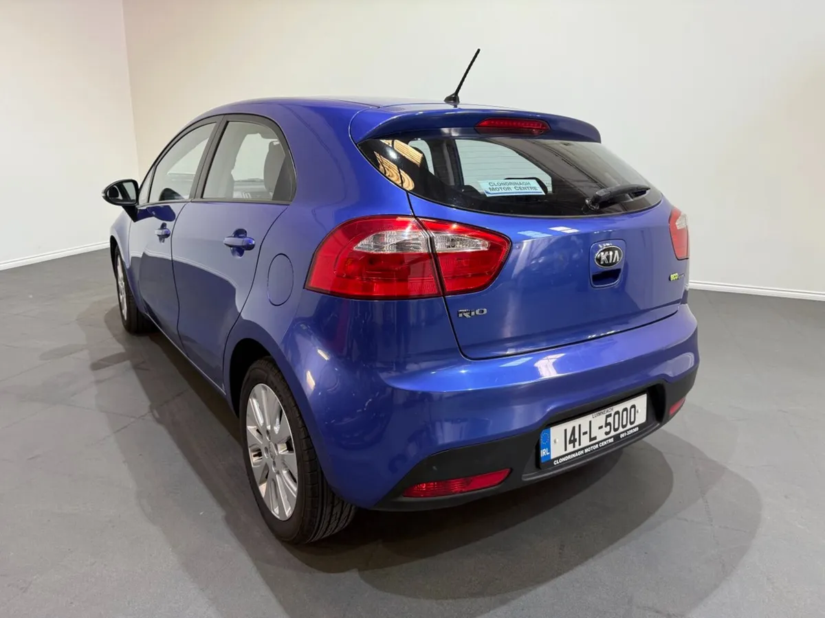 Kia Rio 1.4 L CRDi - Petrol Manual - Image 4