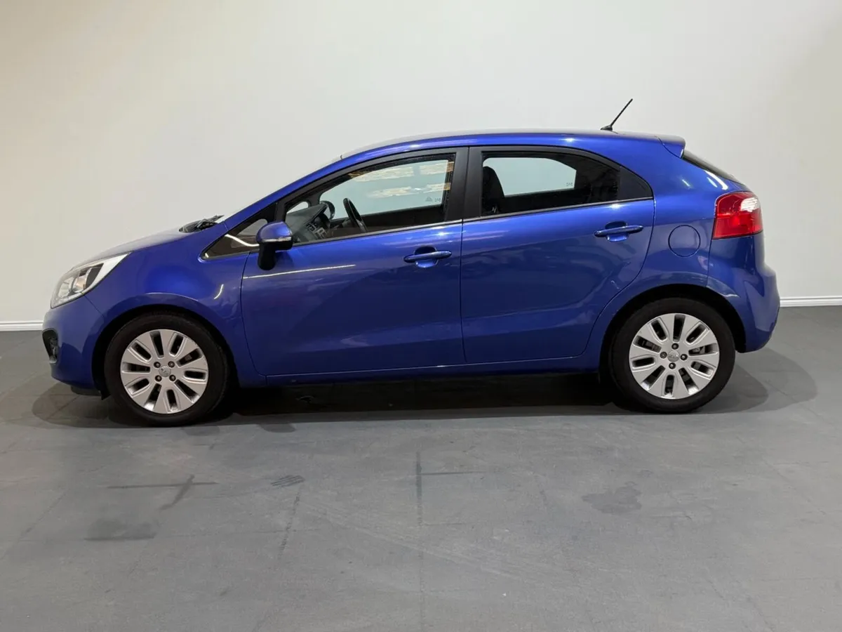 Kia Rio 1.4 L CRDi - Petrol Manual - Image 2