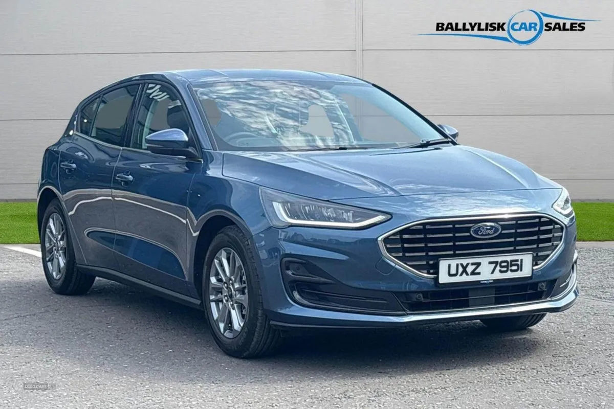 Ford Focus 1.0t 125PS Titanium in Chrome Blue Onl - Image 1