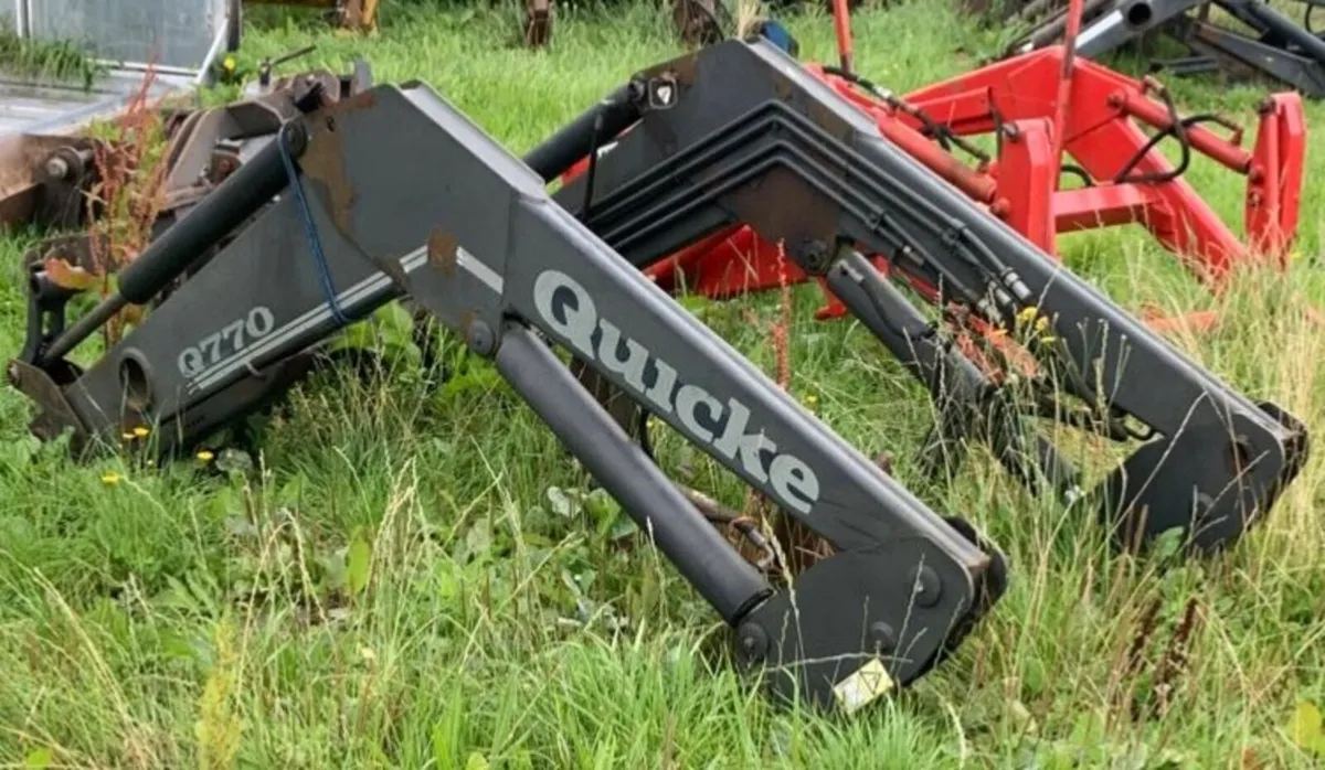 WANTED BRACKETS FOR NEW HOLLAND  T L 90 - Image 2