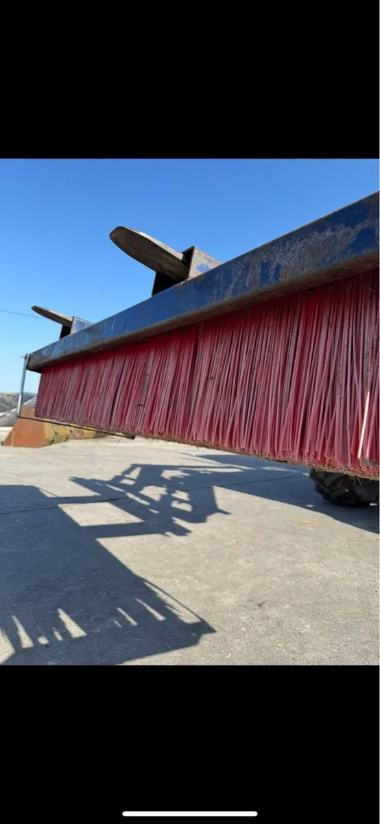 Forklift yard brush - Image 4
