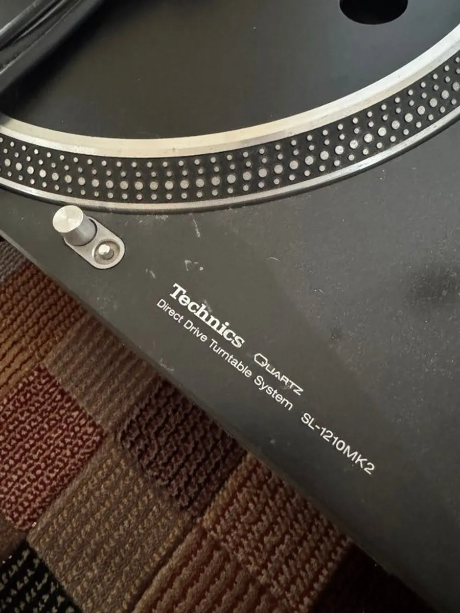 Technics 1210 MK2 Turntables - Image 2