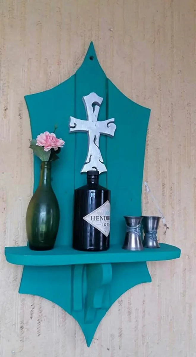 Rustic art deco style floating display shelf - Image 1