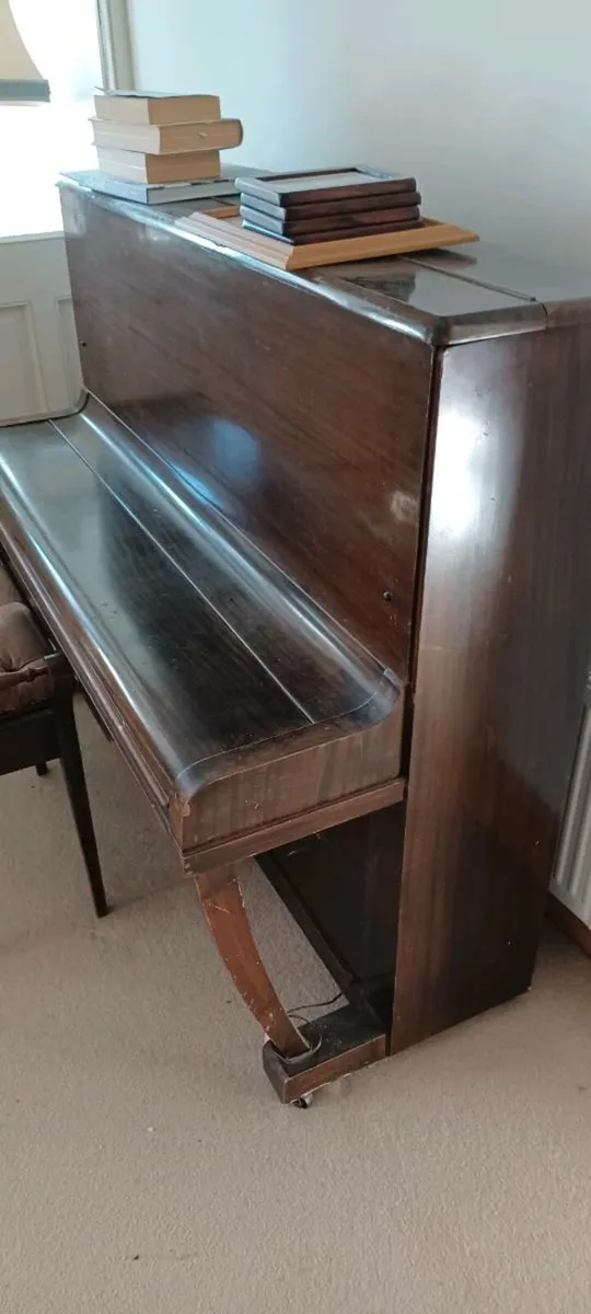 Piano and stool - Image 2