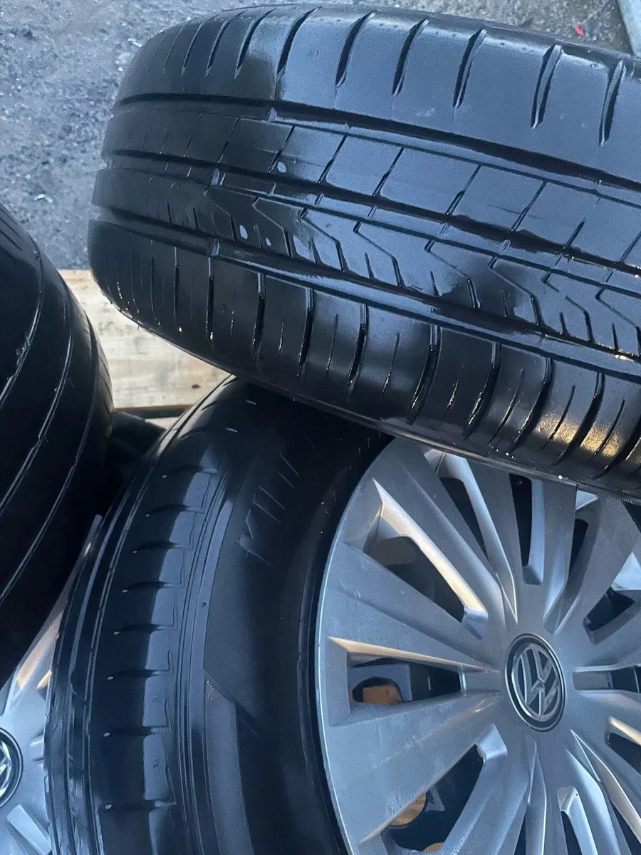 Volkswagen Golf tyres and rims. - Image 3