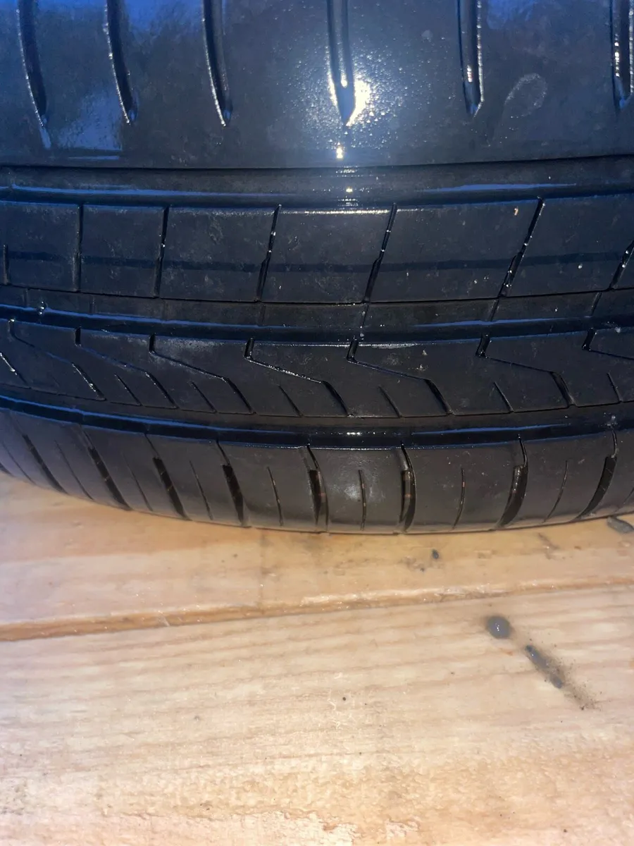 Volkswagen Golf tyres and rims. - Image 4