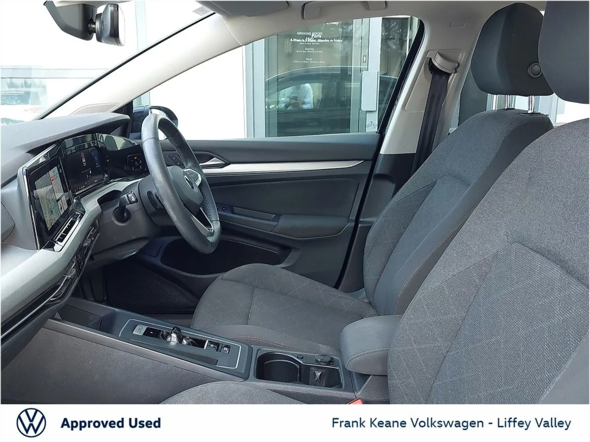 Volkswagen Golf Life Automatic 1.0etsi 110BHP  pa - Image 4