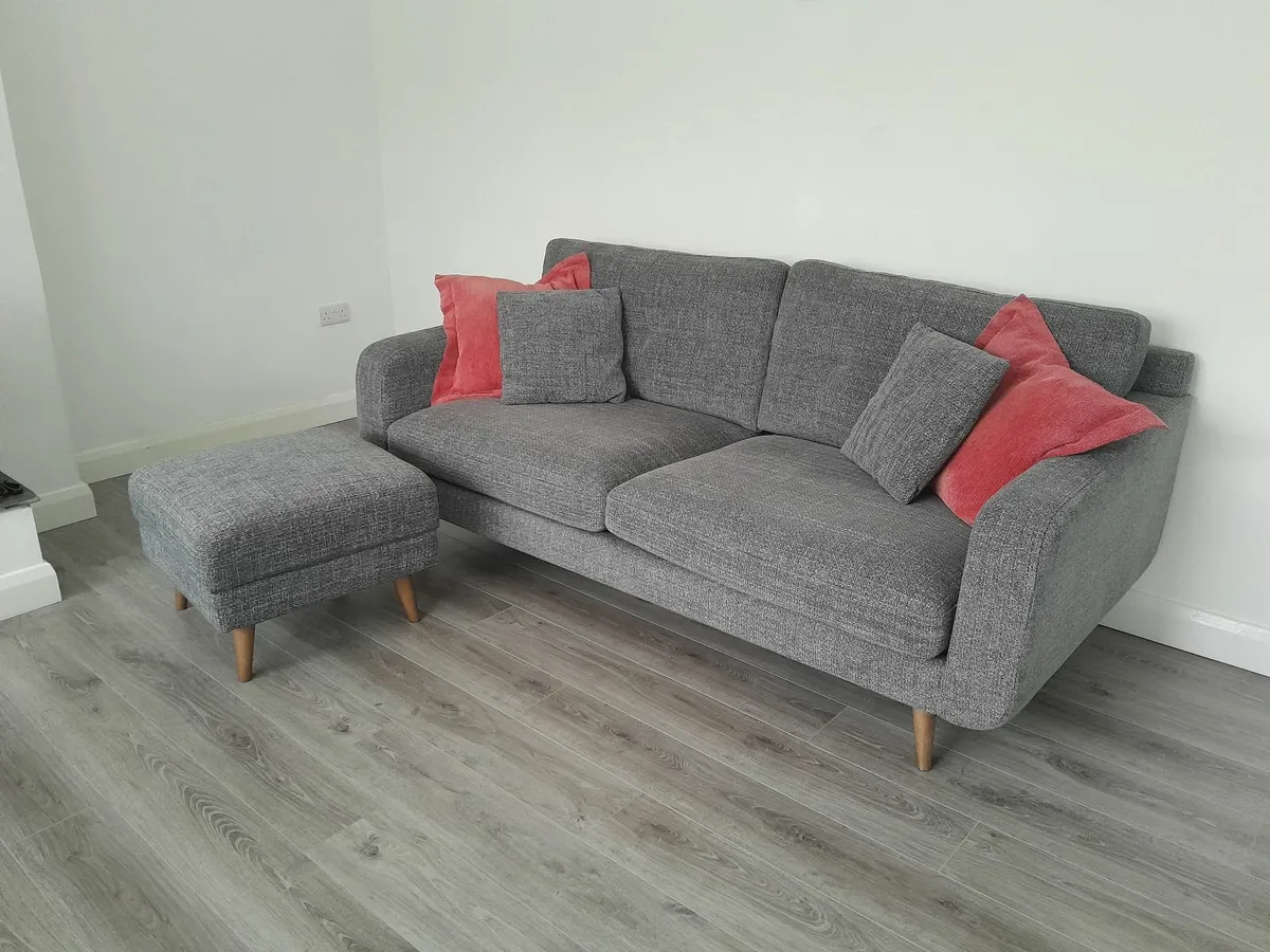 Couch / Sofa  (3 seater + footrest) - Image 1