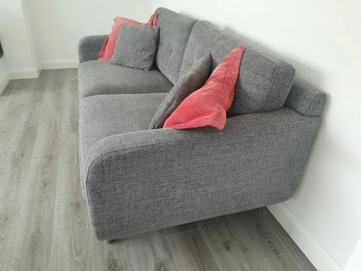 Couch / Sofa  (3 seater + footrest) - Image 4