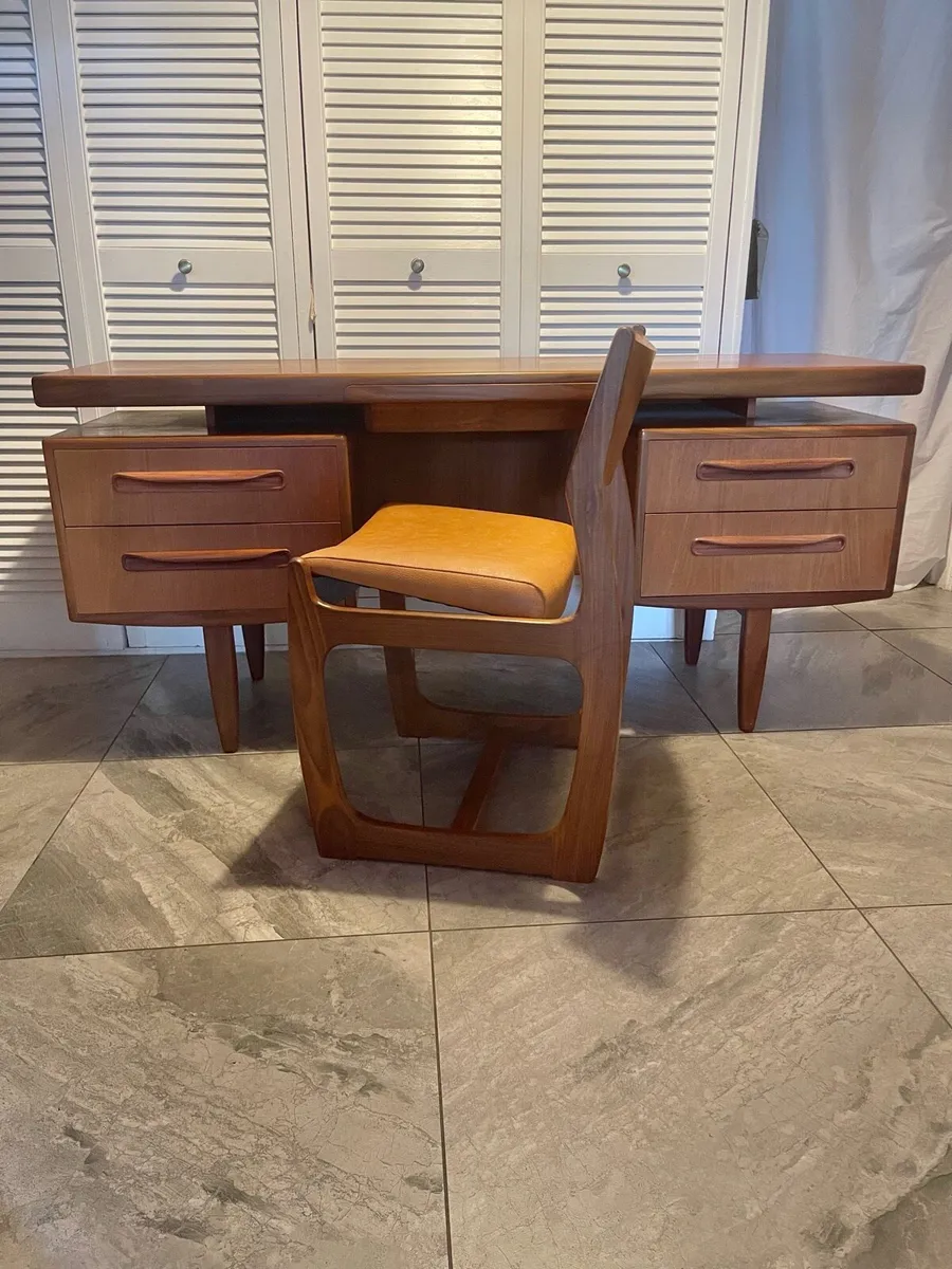 Mid century G plan desk - Image 2