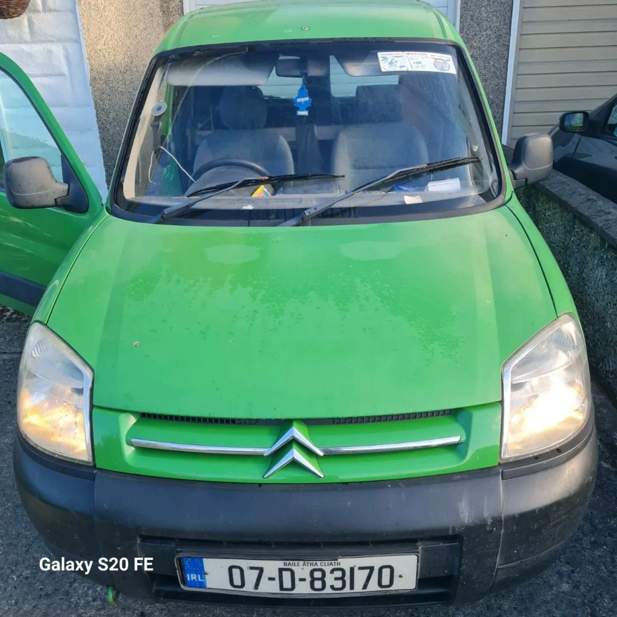 Van - Image 1