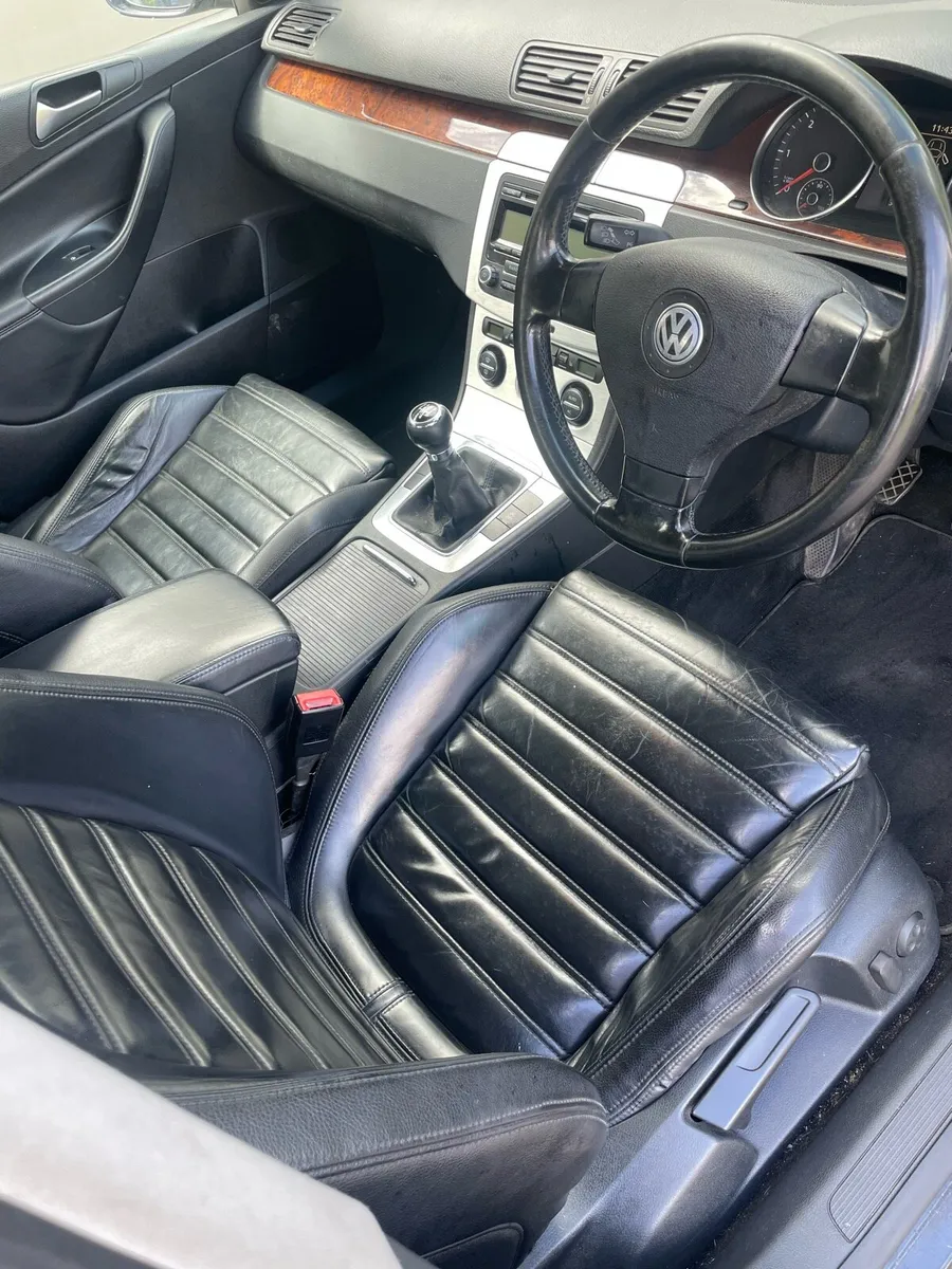Volkswagen Passat - Image 3