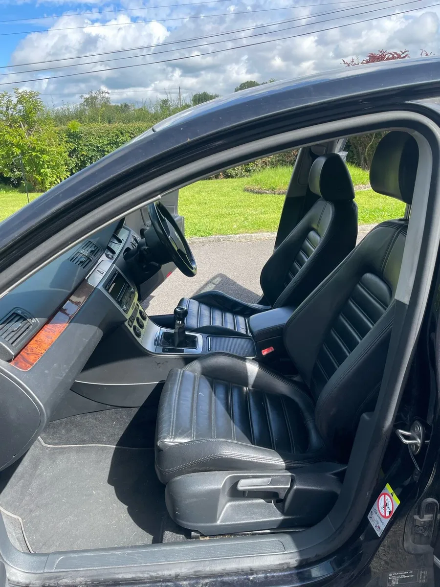 Volkswagen Passat - Image 4