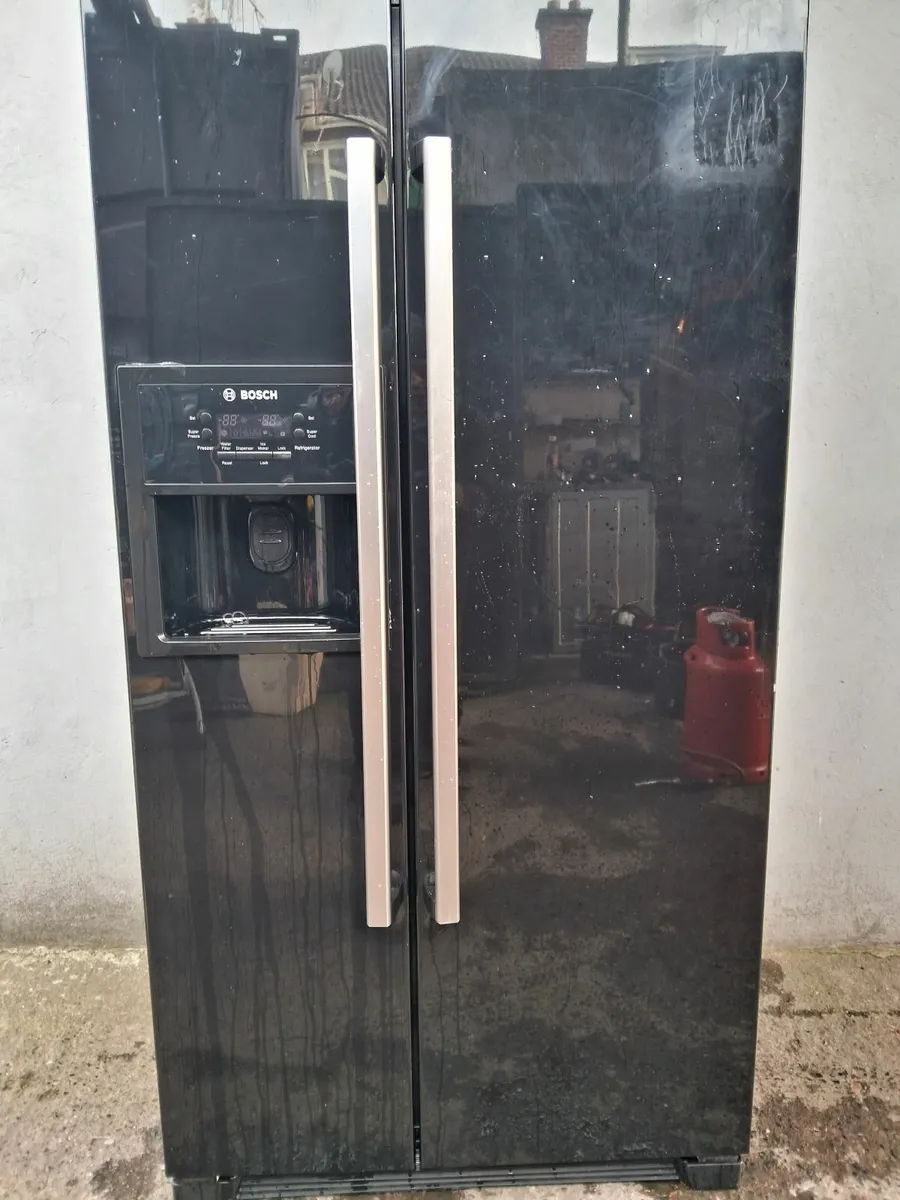 BOSCH AMERICAN FRIDGE FREEZER - Image 1