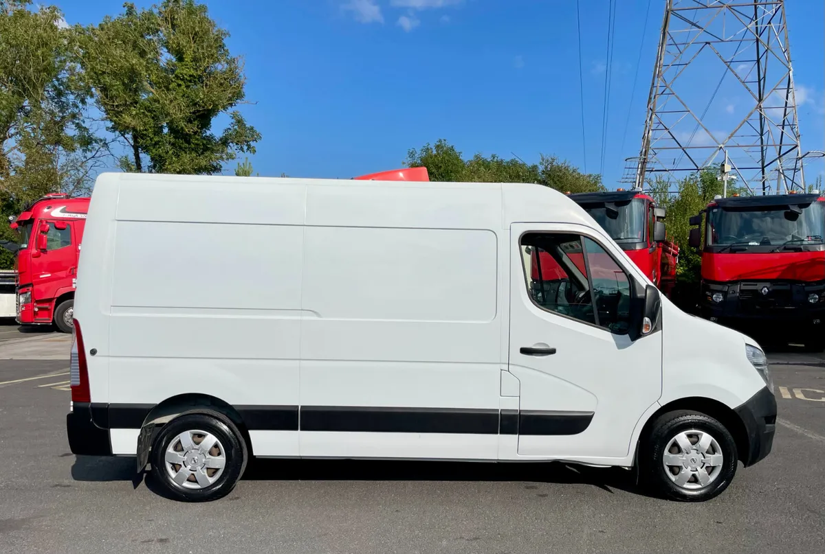 Nissan NV400 2016 - Image 4