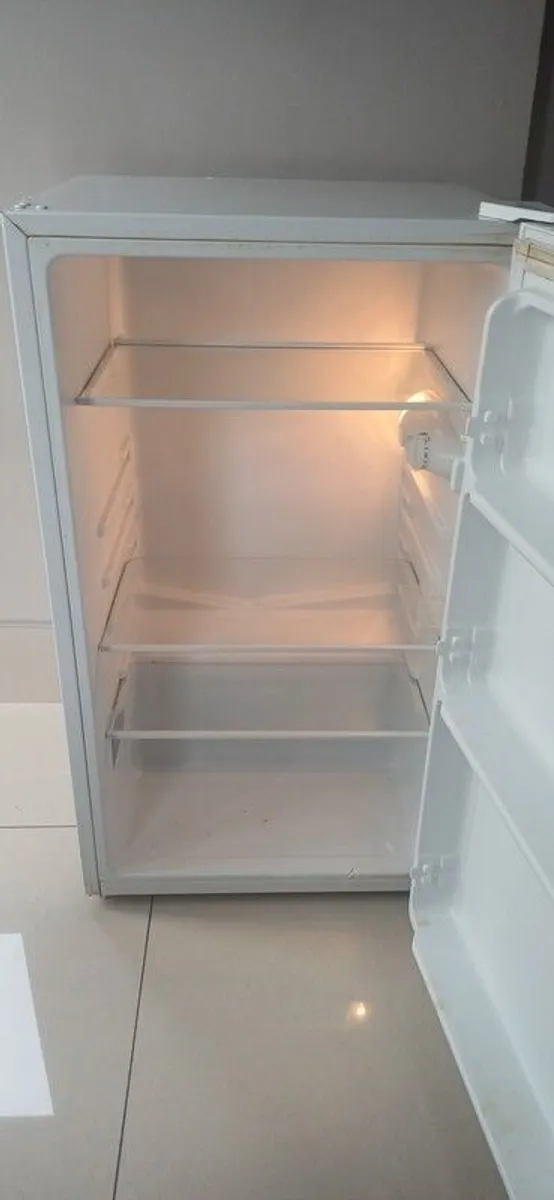 undercounter fridge - Image 2