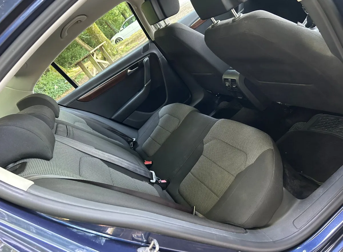 131 Volswagen Passat 1.6 Bluemotion - Image 2