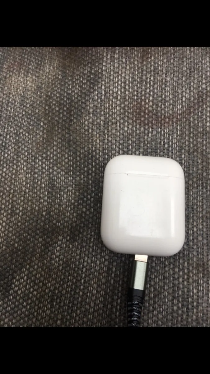 AirPods - Image 1