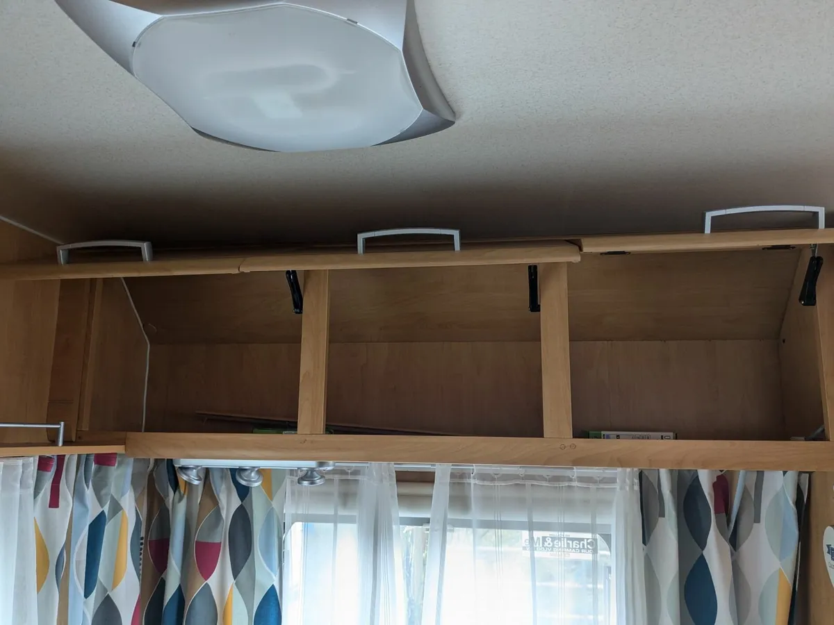 Caravan holiday hire - Image 4