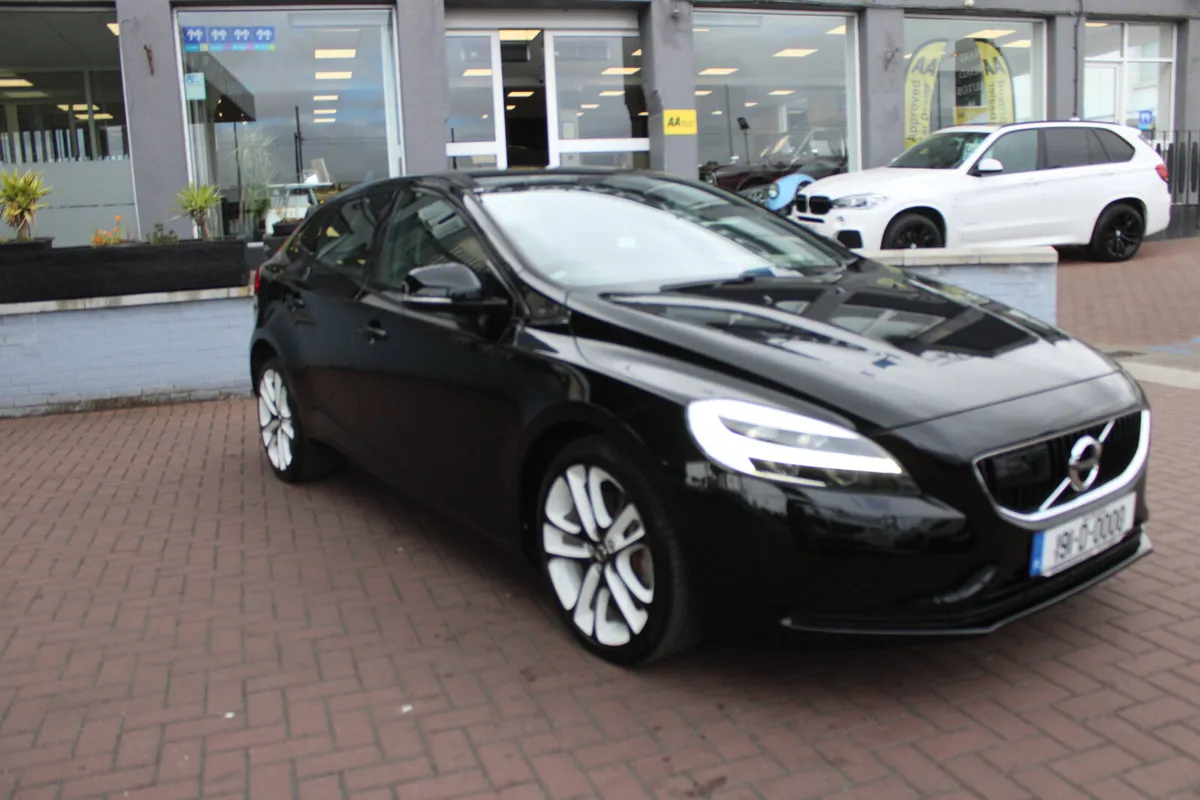 VOLVO V40 2.0D4 SPORT PLUS 5DR HATCHBACK AUTOMATIC - Image 1